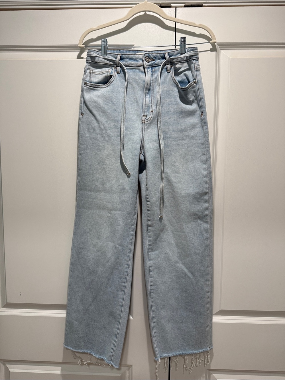 Light Wash High-Rise Women’s Jeans - Classic Straight Fit